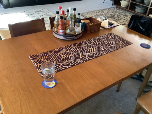 Thermo Heat Resistant Table Trivet Runner (Golden Black Leaves)